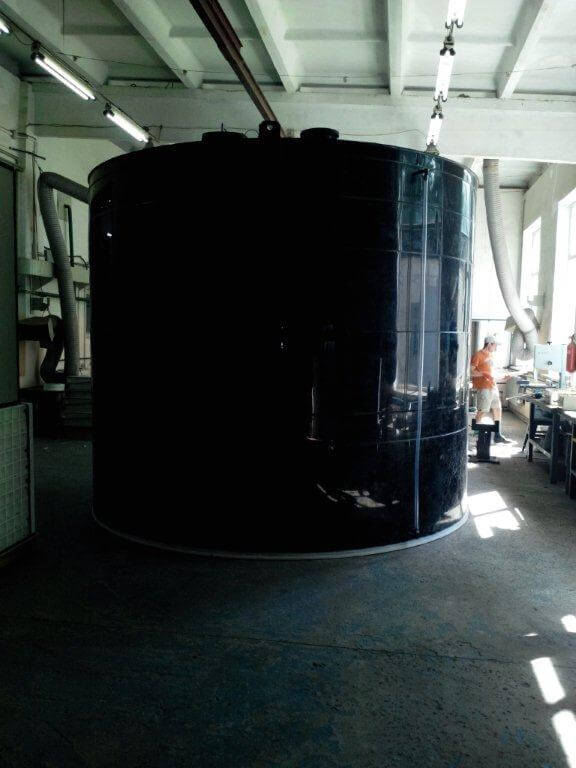промислові ємності та резервуари на виробництво